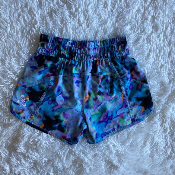 Lululemon Seawheeze Tracker Euphoria Multi Size 4 RARE & PERFECT - Picture 9 of 13